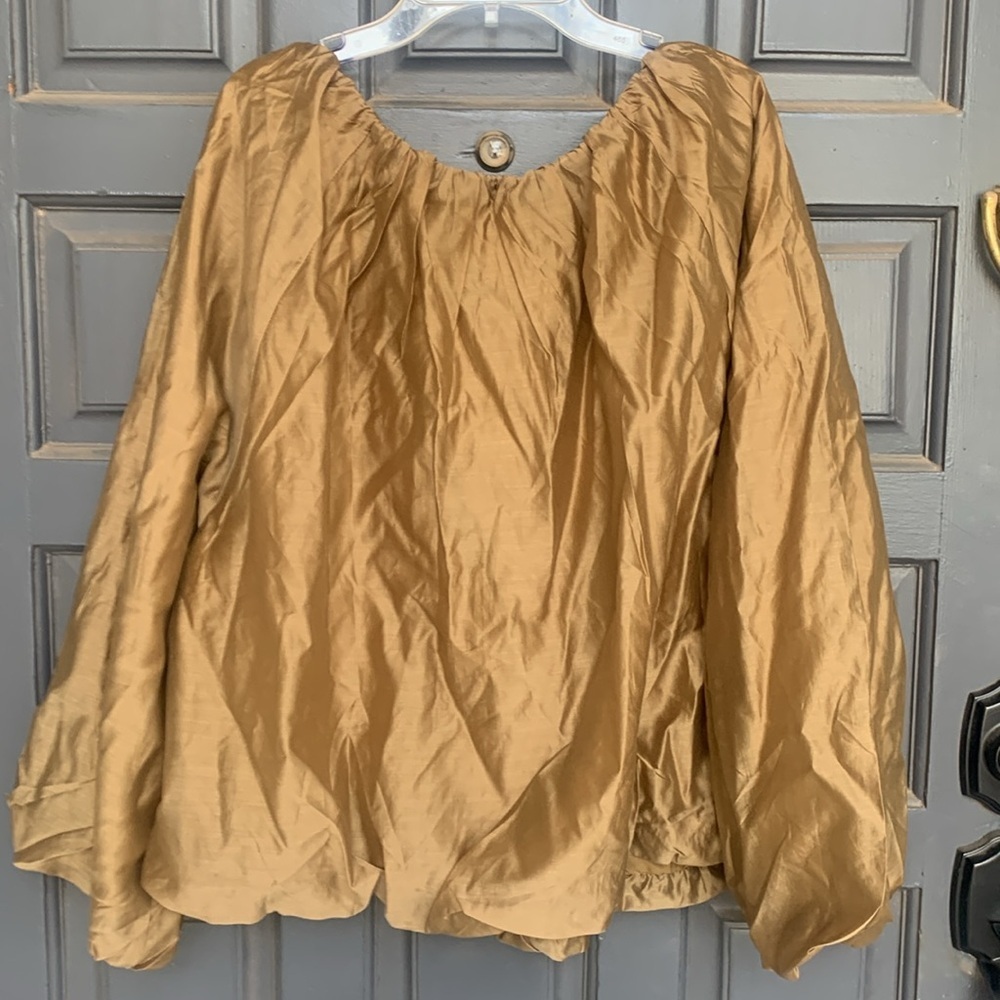 New with Tags Banana Republic tan/gold Fun top for any occasion ! - Picture 5 of 6